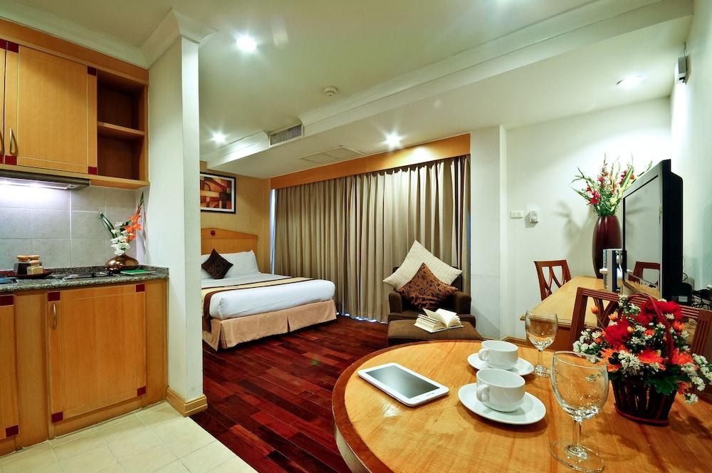 Admiral Suites Bangkok Ngoại thất bức ảnh