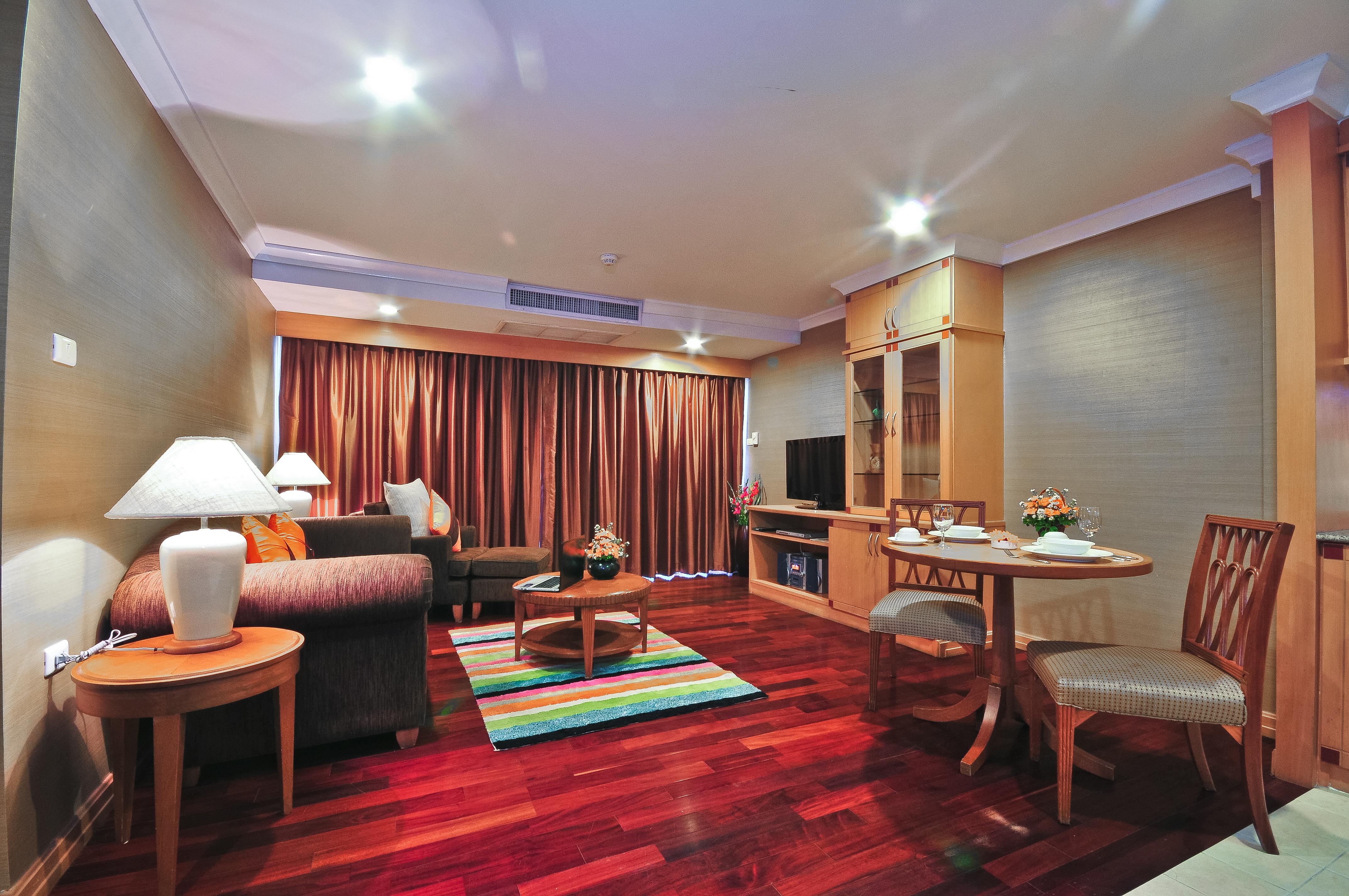 Admiral Suites Bangkok Ngoại thất bức ảnh
