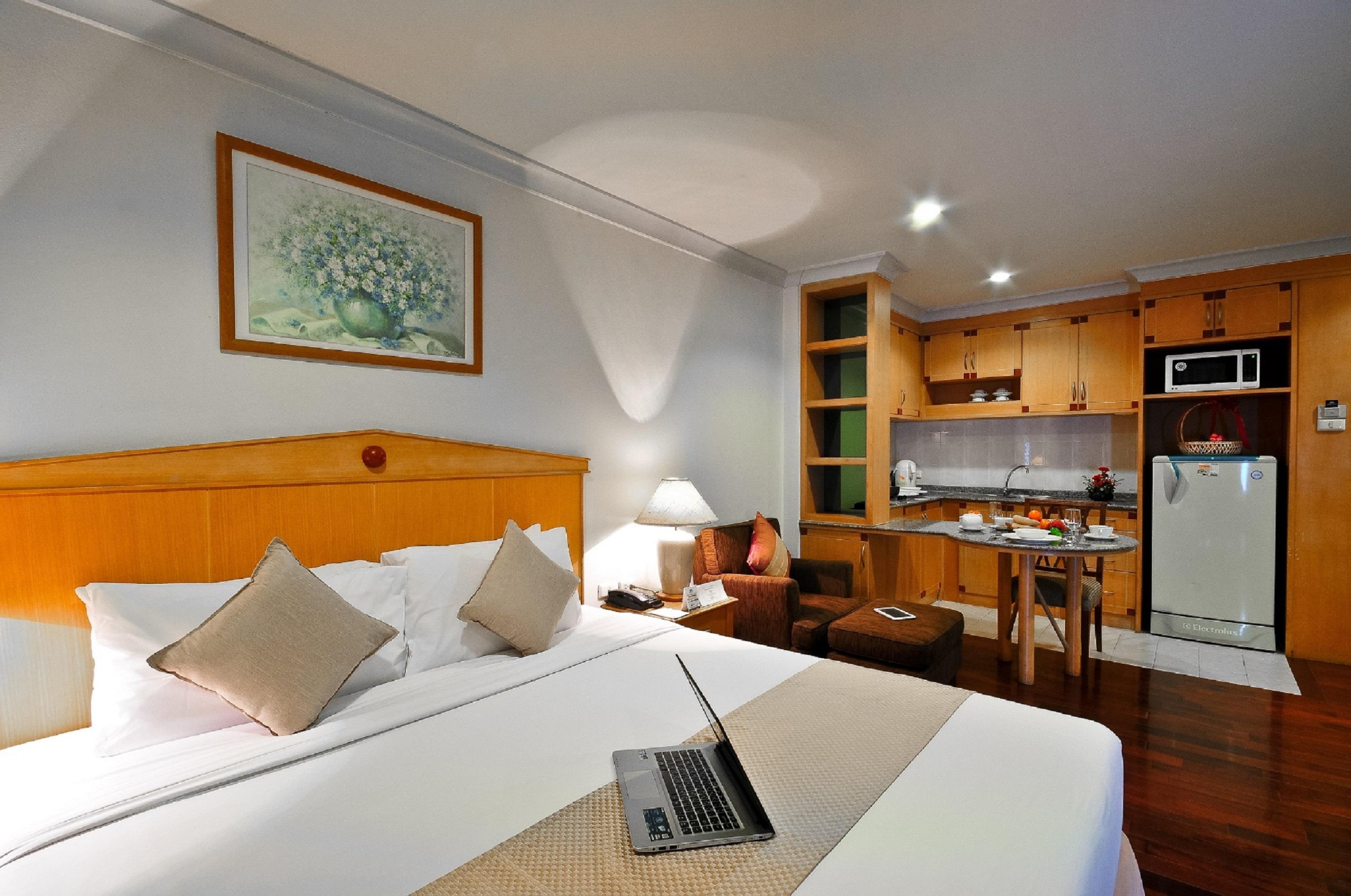Admiral Suites Bangkok Ngoại thất bức ảnh