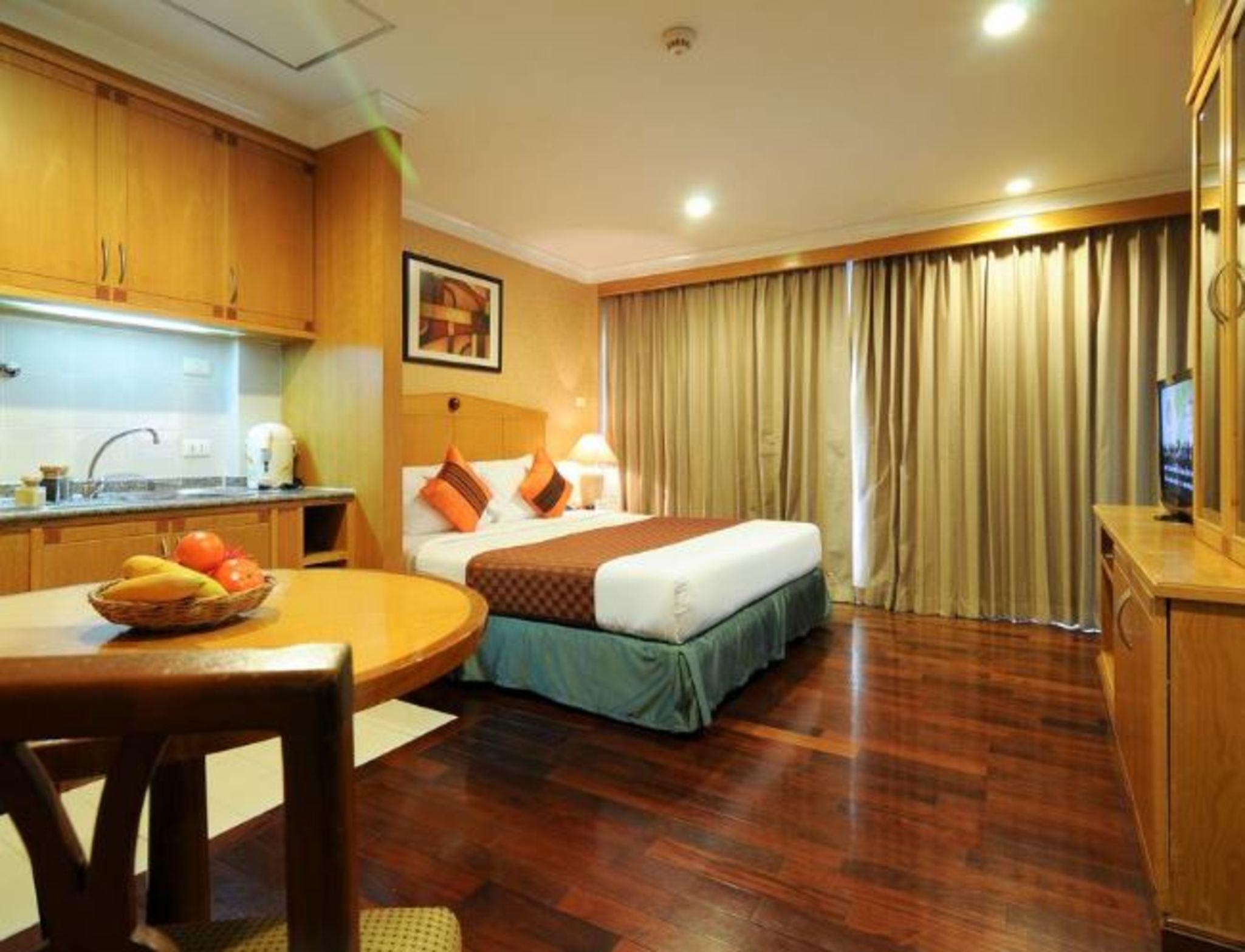 Admiral Suites Bangkok Ngoại thất bức ảnh
