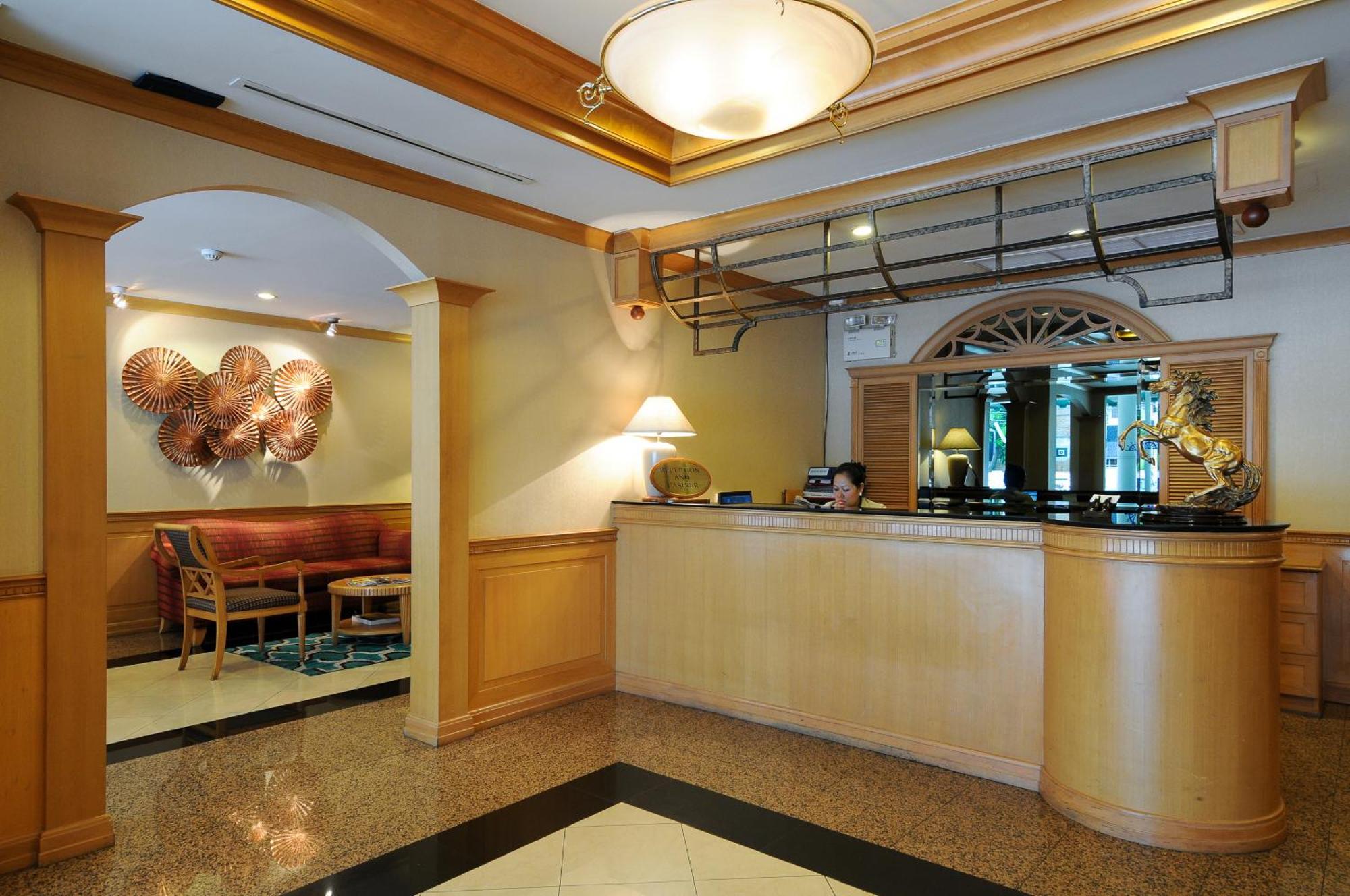 Admiral Suites Bangkok Ngoại thất bức ảnh