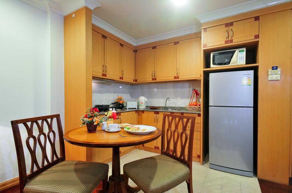 Admiral Suites Bangkok Ngoại thất bức ảnh