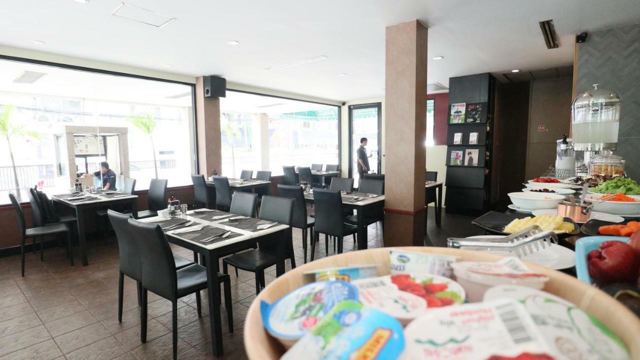 Admiral Suites Bangkok Ngoại thất bức ảnh