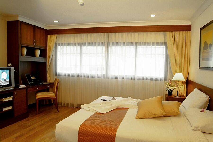 Admiral Suites Bangkok Ngoại thất bức ảnh